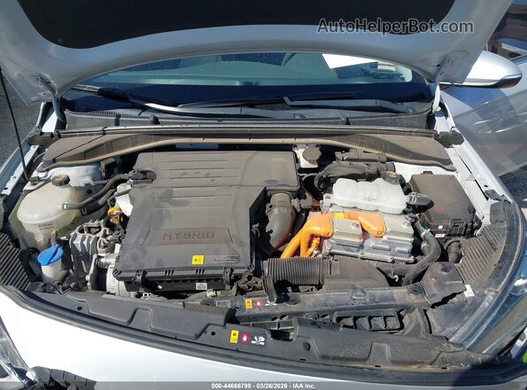 KMHC85LCXJU083855 2018 HYUNDAI IONIQ HYBRID Silver Вид ззаду