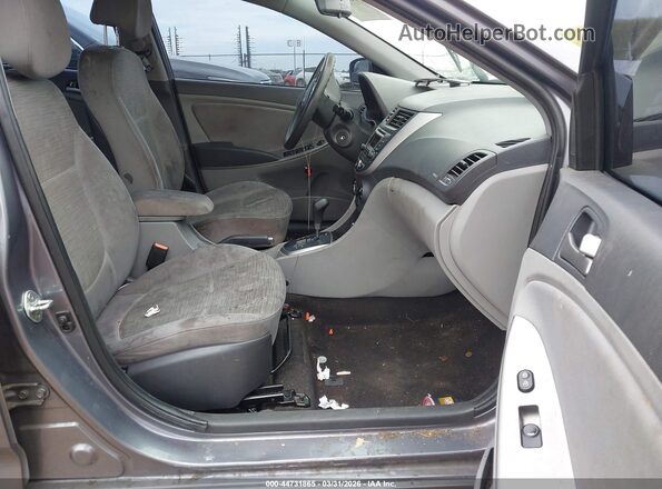 KMHCT4AE2GU151619 2016 HYUNDAI ACCENT Gray Front interior view