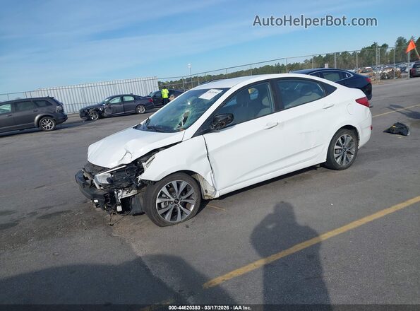 KMHCT4AE5HU285395 2017 HYUNDAI ACCENT White Передня ліва чверть