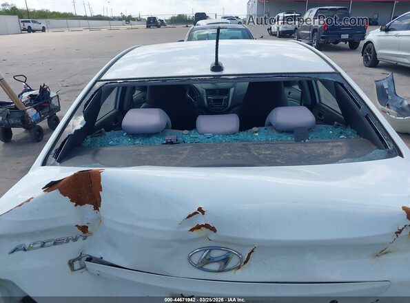 KMHCT4AE6GU051538 2016 HYUNDAI ACCENT White Widok zestawu wskaźników