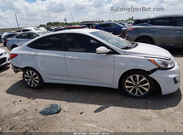 KMHCT4AE7HU372120 2017 HYUNDAI ACCENT Белый Панорамный вид салона 360°