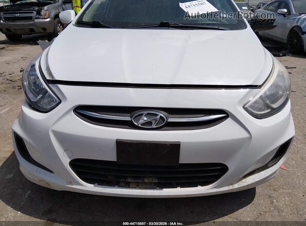 KMHCT4AE7HU372120 2017 HYUNDAI ACCENT Белый Вид задней части салона