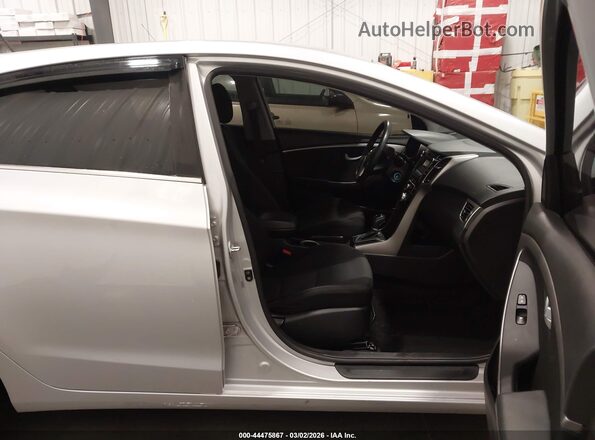 KMHD35LH3HU383844 2017 HYUNDAI ELANTRA GT Silver Вид салону спереду