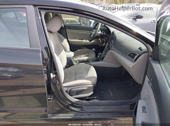 KMHD74LF5HU329894 2017 HYUNDAI ELANTRA Черный Вид салона спереди