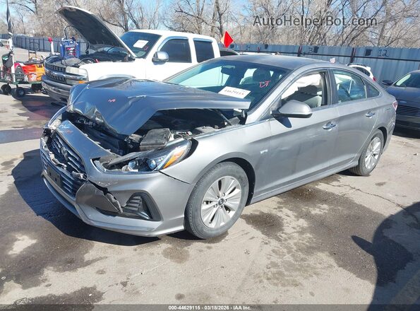 KMHE24L38KA084526 2019 HYUNDAI SONATA HYBRID Silver წინა მარცხენა ხედი სამი მეოთხედიდან