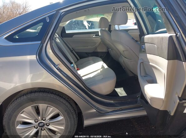 KMHE24L38KA084526 2019 HYUNDAI SONATA HYBRID Silver VIN კოდის სტიკერის ხედი
