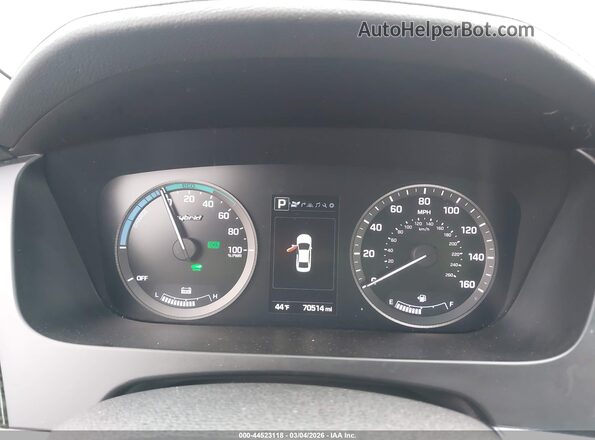 KMHE34L12HA051753 2017 HYUNDAI SONATA HYBRID Silver Rear seats view