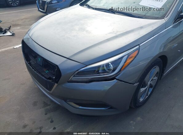 KMHE34L36HA068816 2017 HYUNDAI SONATA HYBRID Gray Front view
