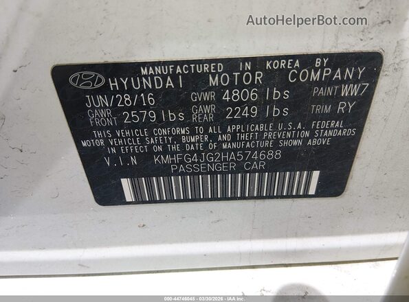 KMHFG4JG2HA574688 2017 HYUNDAI AZERA White Vista del compartimento del motor