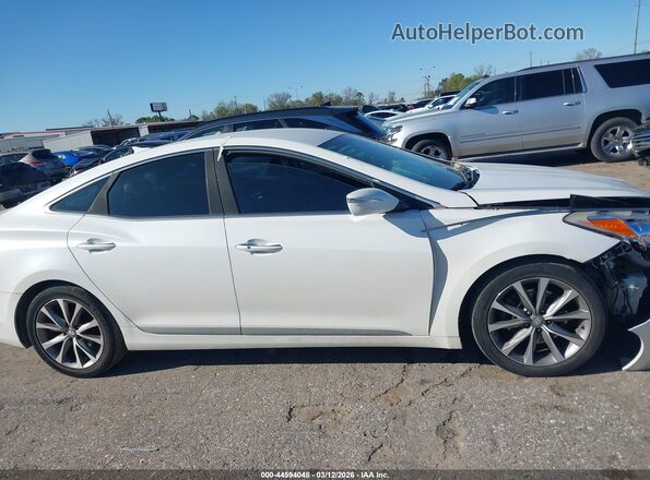 KMHFG4JGXGA509750 2016 HYUNDAI AZERA White 