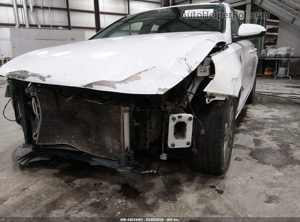 KMHH35LE1JU019516 2018 HYUNDAI ELANTRA GT White Vista frontal