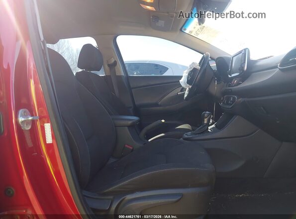 KMHH35LE1JU058056 2018 HYUNDAI ELANTRA GT Maroon Widok wnętrza z przodu
