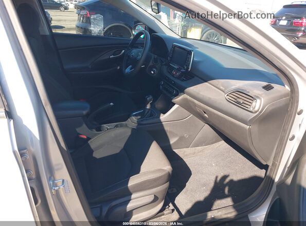 KMHH35LE8JU070947 2018 HYUNDAI ELANTRA GT Silver 
