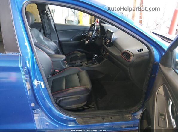 KMHH55LC2JU047592 2018 HYUNDAI ELANTRA GT Blue Front interior view