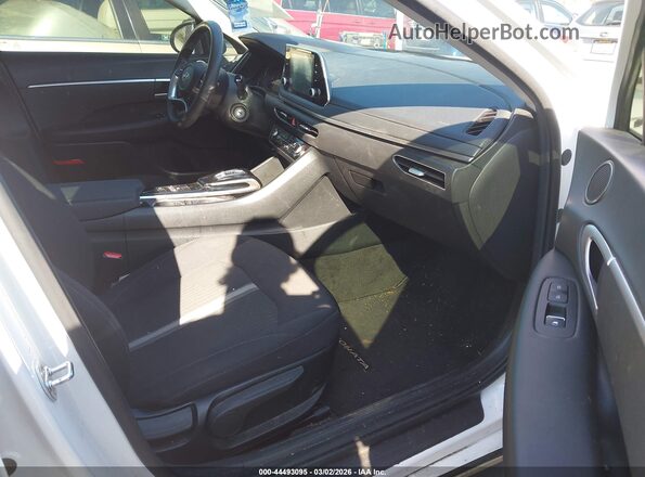 KMHL24JAXNA225593 2022 HYUNDAI SONATA White Front interior view