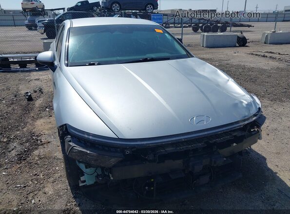KMHL34JJ3RA093893 2024 HYUNDAI SONATA HYBRID Серебряный Вид задней части салона