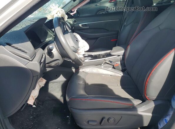 KMHL44J21PA328486 2023 HYUNDAI SONATA White Вид салону спереду