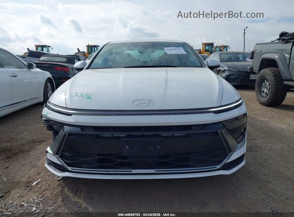 KMHL64JA2RA424390 2024 HYUNDAI SONATA White უკანა სალონის ხედი