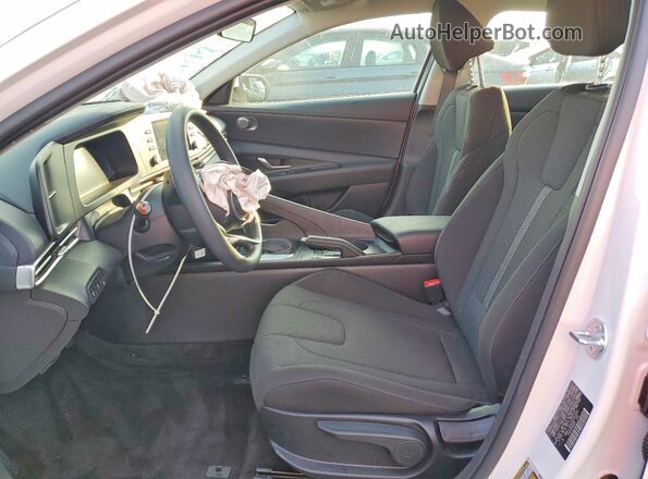 KMHLL4DG3SU093994 2025 HYUNDAI ELANTRA White Widok wnętrza z przodu