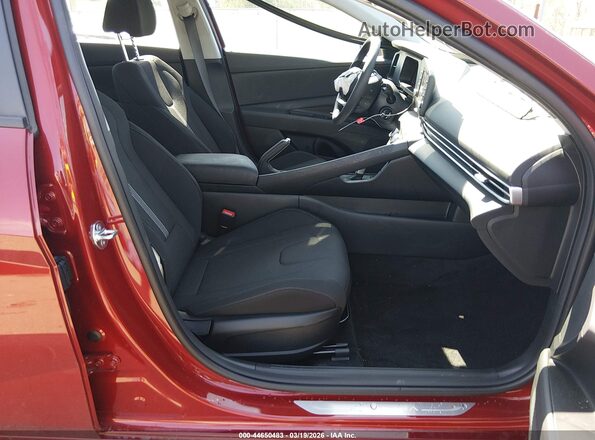 KMHLL4DG3TU127529 2026 HYUNDAI ELANTRA Red Вид салону спереду