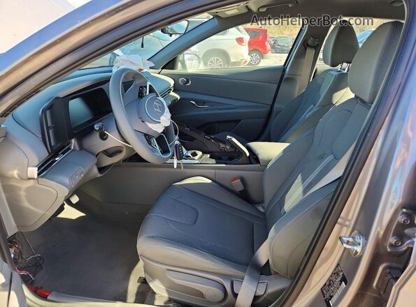 KMHLL4DG5RU825634 2024 HYUNDAI ELANTRA Silver Vista interior delantera