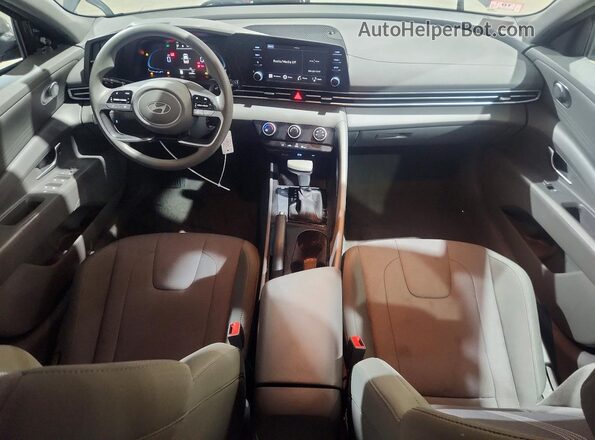 KMHLL4DG6RU636443 2024 HYUNDAI ELANTRA Gray Vista del salpicadero