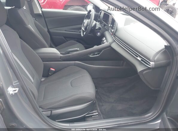 KMHLL4DG9SU958063 2025 HYUNDAI ELANTRA Gray წინა სალონის ხედი