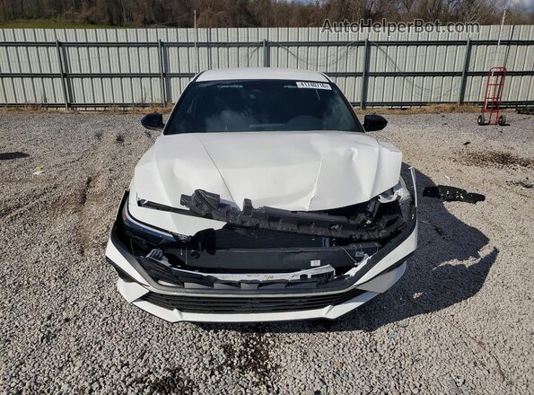 KMHLM4DG2TU103803 2026 HYUNDAI ELANTRA Белый Вид спереди