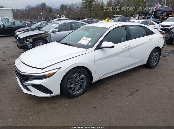 KMHLM4DG3RU759923 2024 HYUNDAI ELANTRA White წინა მარცხენა ხედი სამი მეოთხედიდან