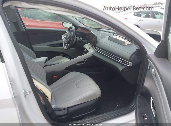 KMHLP4DG3SU888810 2025 HYUNDAI ELANTRA White Սալոնի դիմացի տեսք
