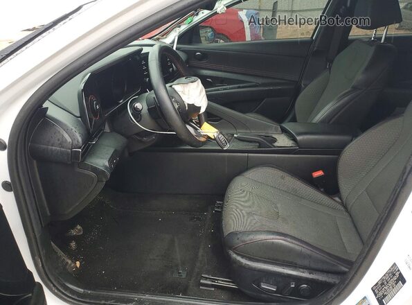 KMHLR4AF5MU179014 2021 HYUNDAI ELANTRA White წინა სალონის ხედი