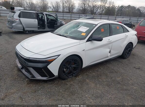 KMHLR4DF4RU822973 2024 HYUNDAI ELANTRA Белый Передняя левая четверть