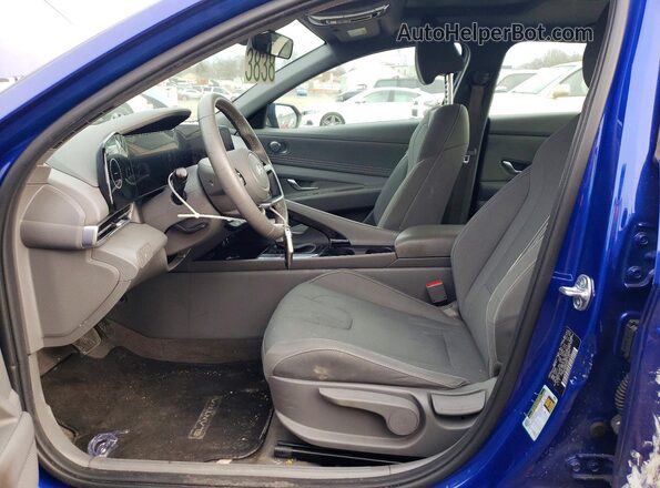 KMHLS4DG1SU878694 2025 HYUNDAI ELANTRA Blue Вид салону спереду