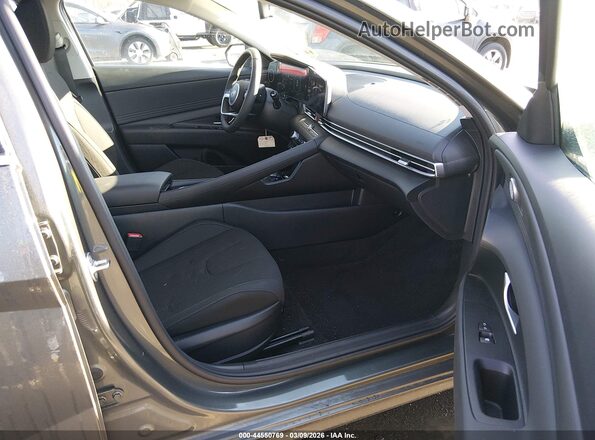 KMHLS4DG2SU073092 2025 HYUNDAI ELANTRA Gray Սալոնի դիմացի տեսք