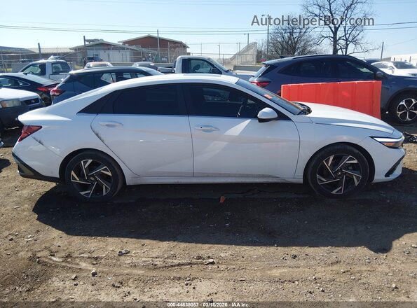 KMHLS4DG7RU806098 2024 HYUNDAI ELANTRA White უკანა სალონის ხედი