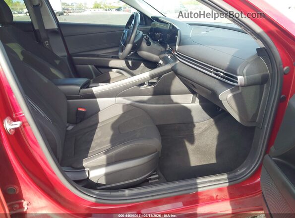KMHLS4DG9RU709713 2024 HYUNDAI ELANTRA Red Widok wnętrza z przodu