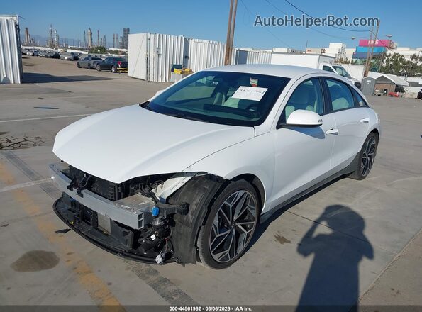 KMHM34AA3RA073924 2024 HYUNDAI IONIQ 6 White Przód lewy