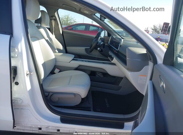 KMHM34AA3RA073924 2024 HYUNDAI IONIQ 6 White Widok wnętrza z przodu