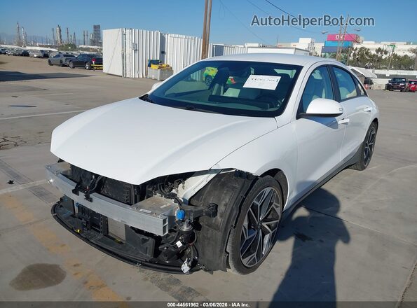 KMHM34AA3RA073924 2024 HYUNDAI IONIQ 6 White Widok z przodu