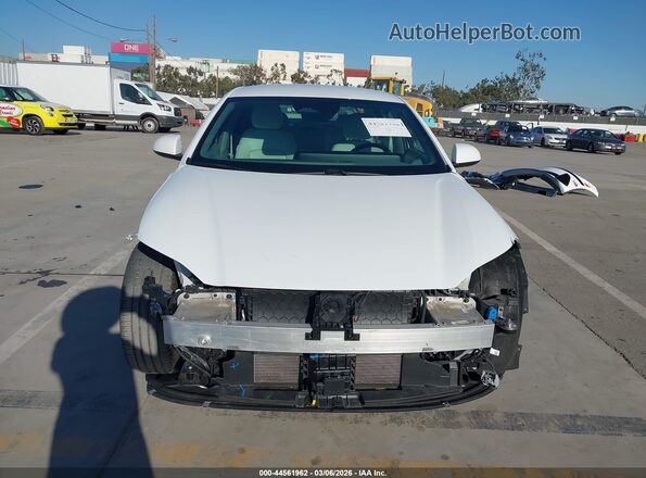 KMHM34AA3RA073924 2024 HYUNDAI IONIQ 6 White Widok wnętrza z tyłu