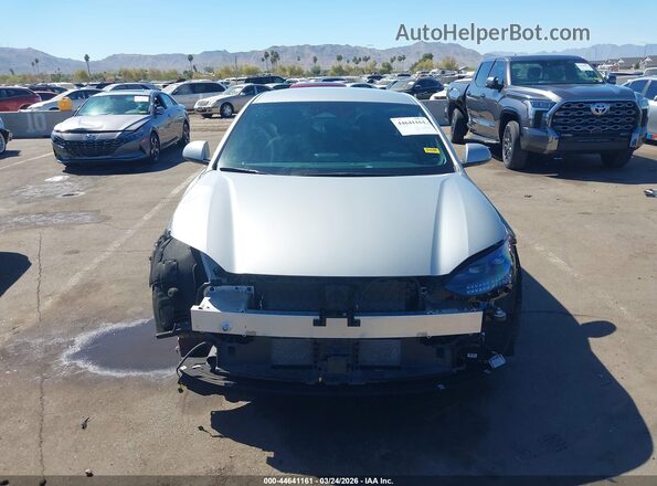 KMHM34AA4RA075956 2024 HYUNDAI IONIQ 6 Silver Vista interior trasera