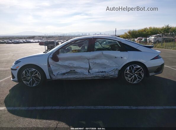 KMHM34AC2SA093346 2025 HYUNDAI IONIQ 6 White Սալոնի հետևի տեսք