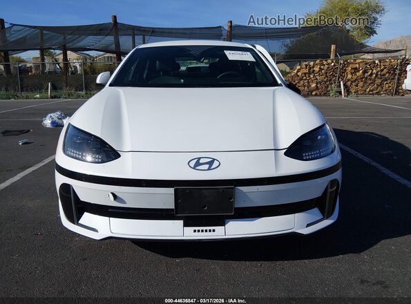 KMHM34AC2SA093346 2025 HYUNDAI IONIQ 6 White Առջևի վահանակի տեսք