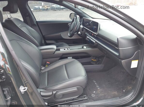 KMHM34AC3RA062987 2024 HYUNDAI IONIQ 6 Black Front interior view