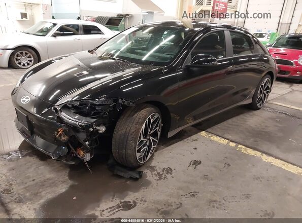 KMHM34AC4PA022933 2023 HYUNDAI IONIQ 6 Black Przód lewy