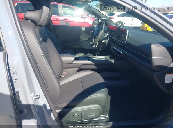 KMHM54AA2SA096983 2025 HYUNDAI IONIQ 6 Gray Вид салону спереду