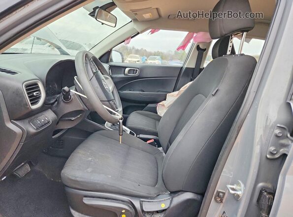 KMHRB8A30MU115152 2021 HYUNDAI VENUE Gray Front interior view