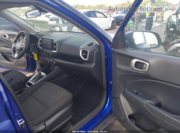 KMHRB8A35MU120735 2021 HYUNDAI VENUE Blue Widok wnętrza z przodu