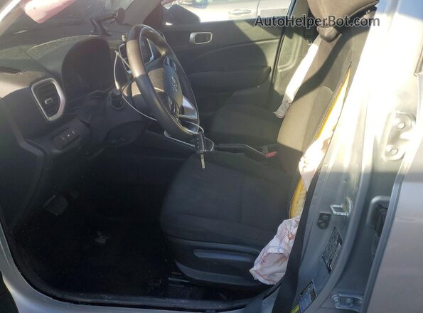 KMHRB8A37MU065897 2021 HYUNDAI VENUE Silver Front interior view