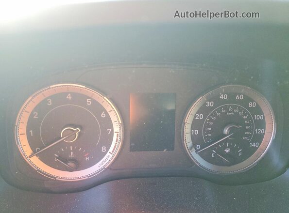 KMHRB8A37MU065897 2021 HYUNDAI VENUE Silver Instrument cluster view